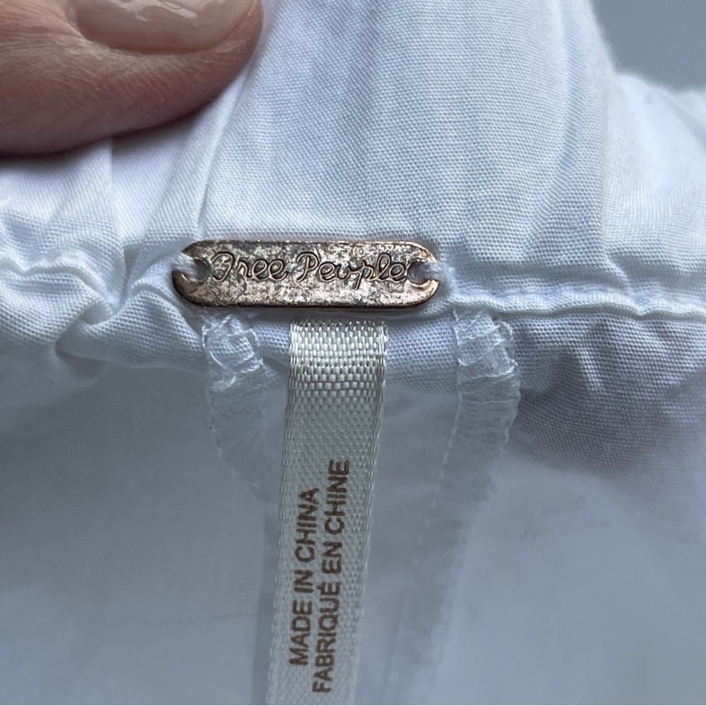 Free People Off‎ Shoulder White Cotton Shirt With Bell Sleeves, Size XS - Picture 3 of 10